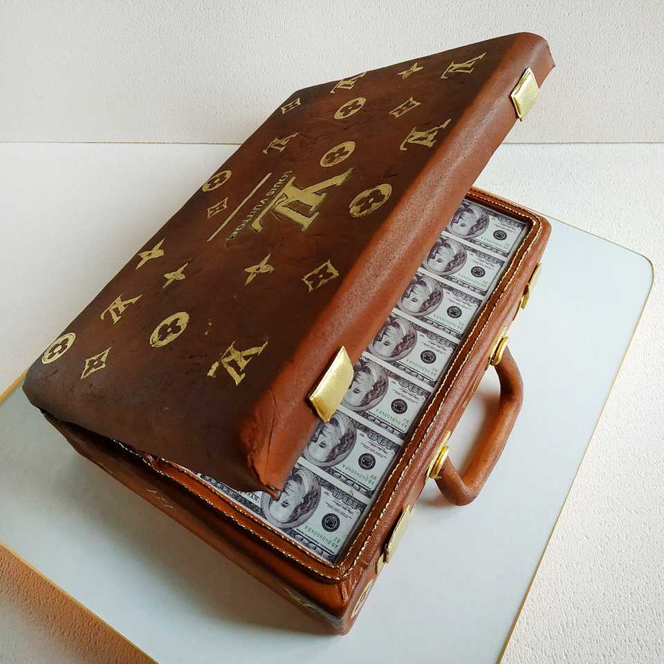 [Ксения Енакиевская] Оригинальный Торт «Чемодан с _0.jpg